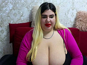 BigHornyBoobs Cam